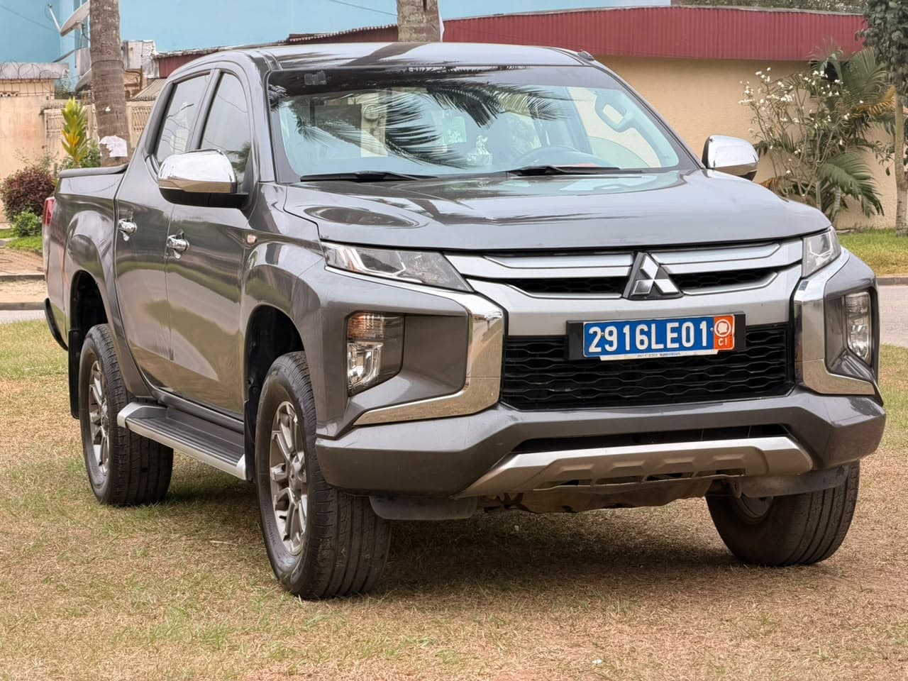 Mitsubishi L200 2022 — photo 1