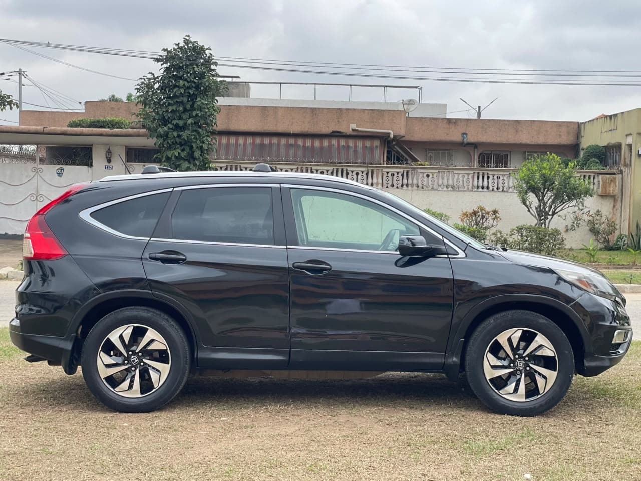 Honda CR-V 2018 — photo 1